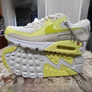 Women’s Nike Air Max 90 Se ‘Princess Charming’ Women’s size 6